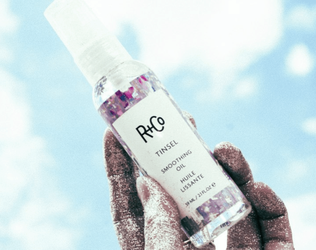 R+Co Tinsel Smoothing Oil Backdrop