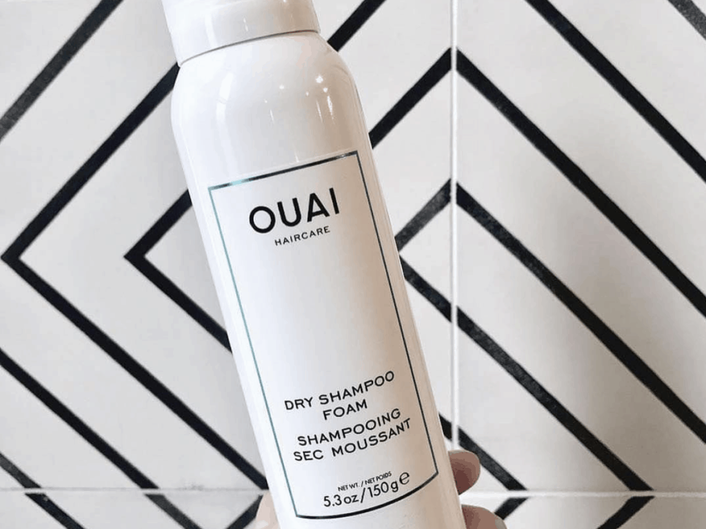 Quai Dry Shampoo Black and White backdrop