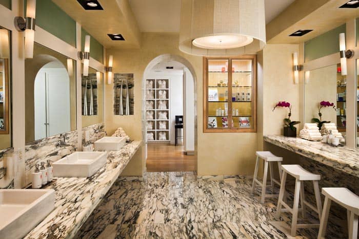 red-door-spa-locker-room