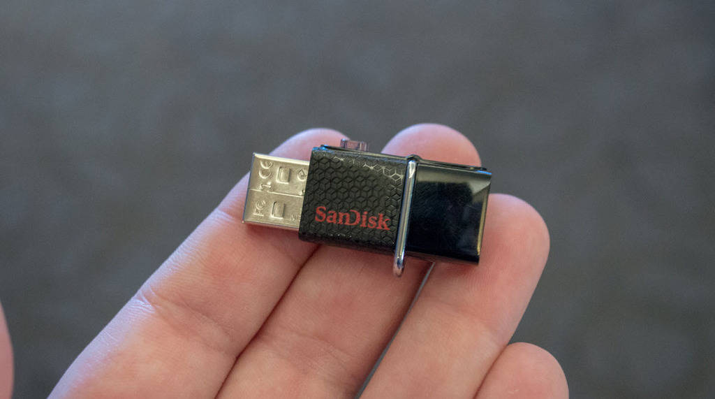 Review: SanDisk 128GB Ultra Dual USB Drive 3.0 (Best USB drive for travel?) 1