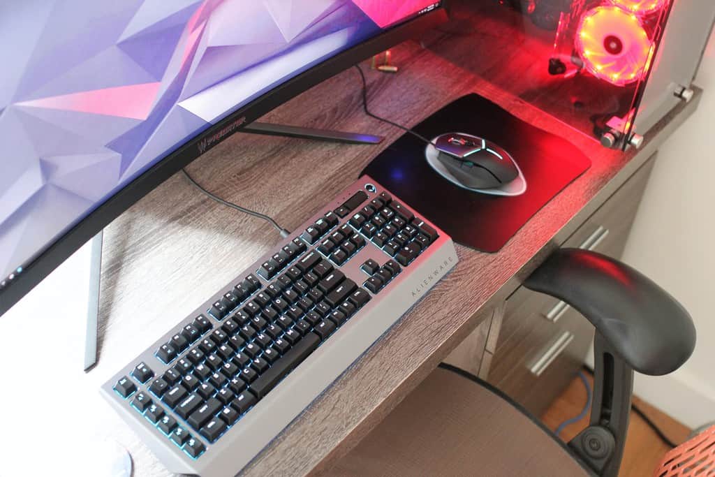 Alienware AW768 Mechanical Keyboard & AW958 Gaming Mouse feature