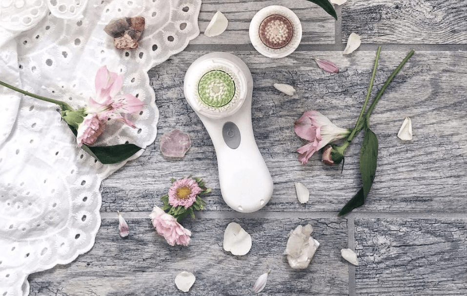 Review: Clarisonic Mia (2-Speed Facial Sonic Cleansing Brush) 1