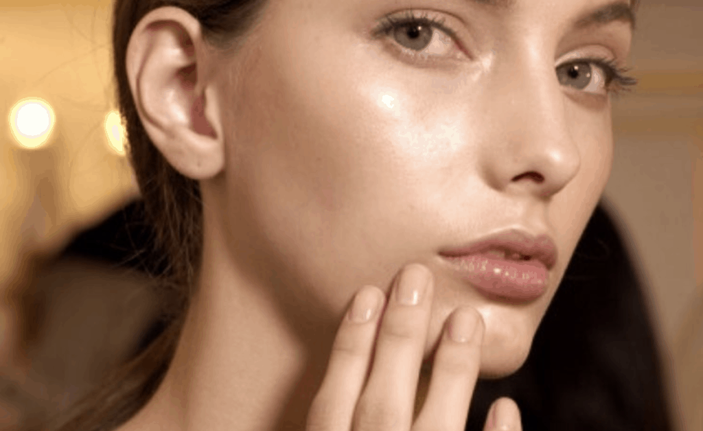 Deborah Lippmann Cuticle Oil Model