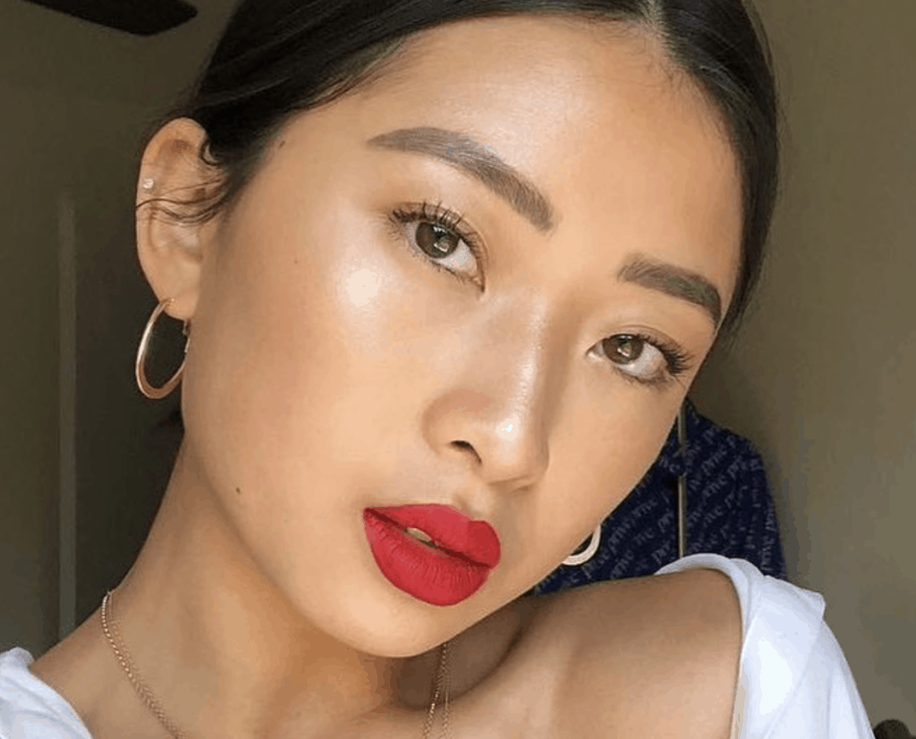 Fenty Beauty Foundation By Rihanna Model 4