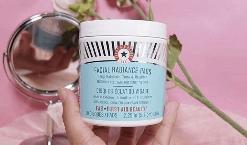 First Aid Beauty Skin Summit Facial Radiance Pads