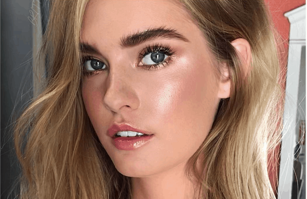Laura Mercier Tinted moisturizer model 3